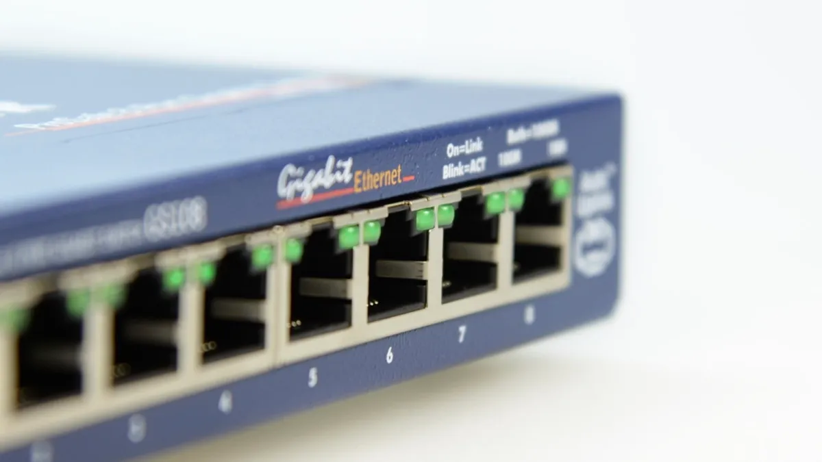 Switch de rede com várias portas ethernet
